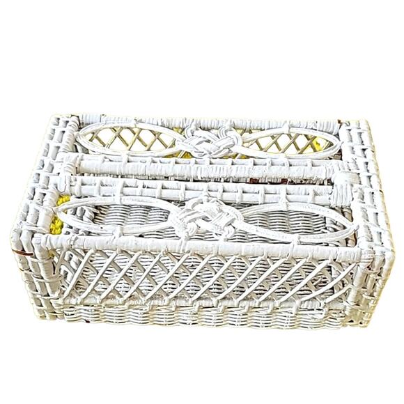 Vintage Rattan Wicker White Tissue Box Holder Home Decor Coastal 10" x 6" x 4" - Picture 1 of 12